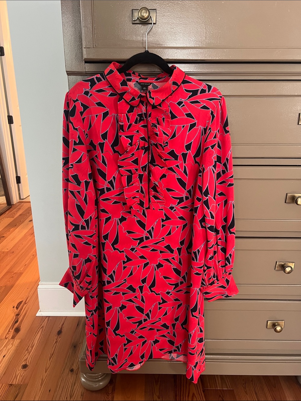 Ann Taylor Floral Ruffle Dress – Size XXL
